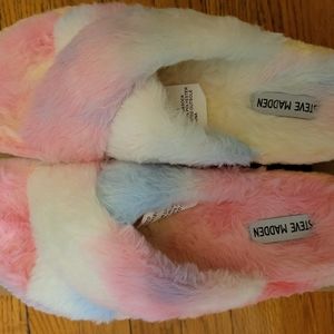 Steve Madden Fuzed slip on fluffy slippers in pink, Size 9